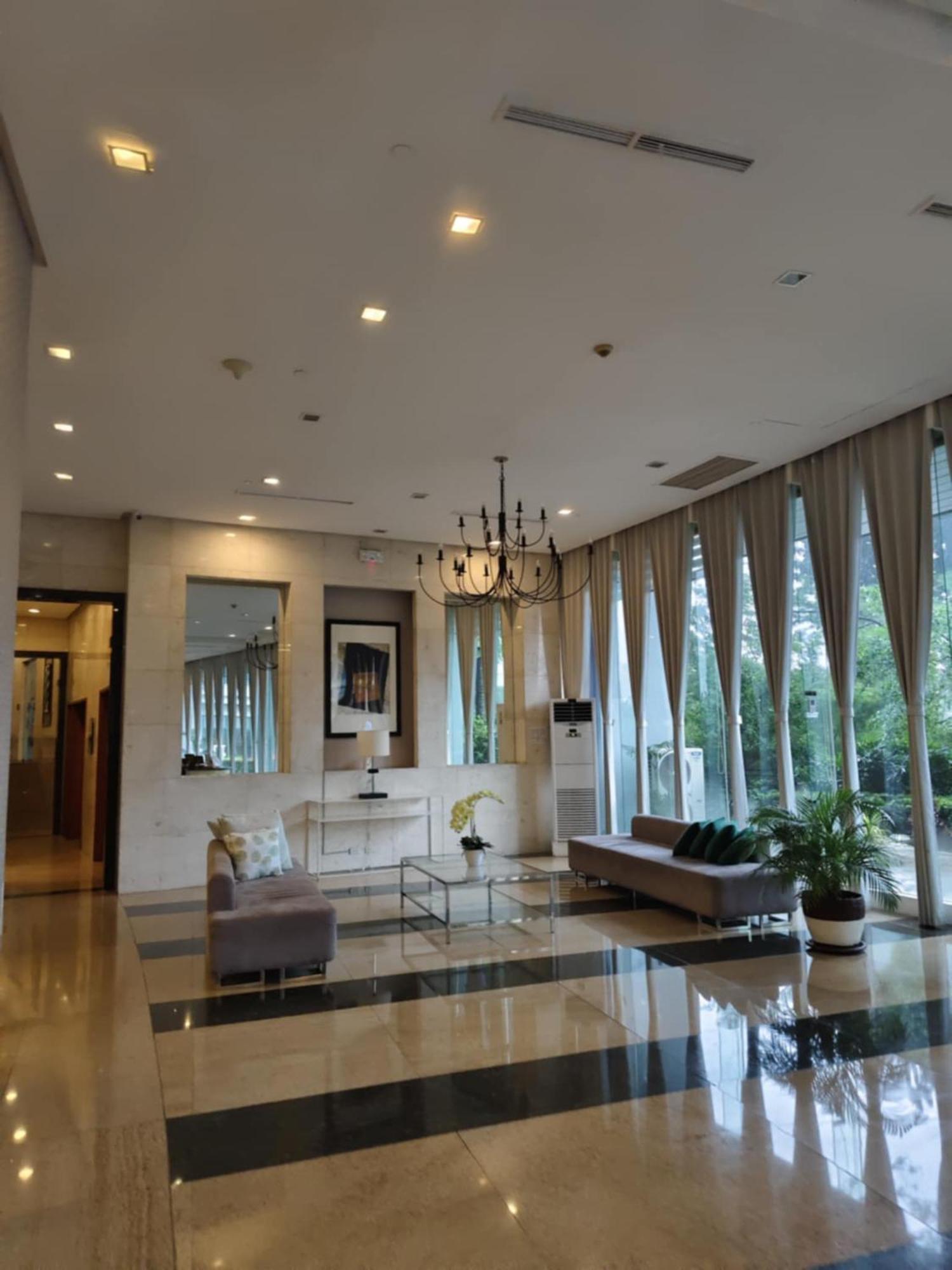 Bellagio One Bedrroom Bgc Burgos Circle By Christine Suites Ph Taguig Exterior foto